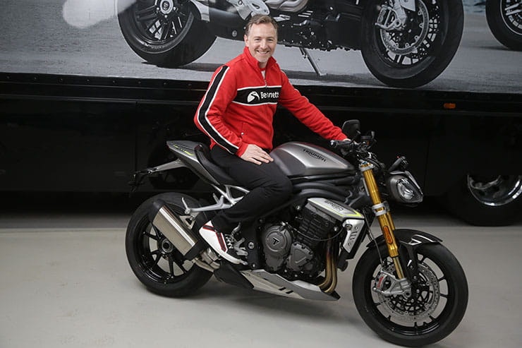 Triumph Speed Triple 1200 RS 2021 Details Price Spec_01