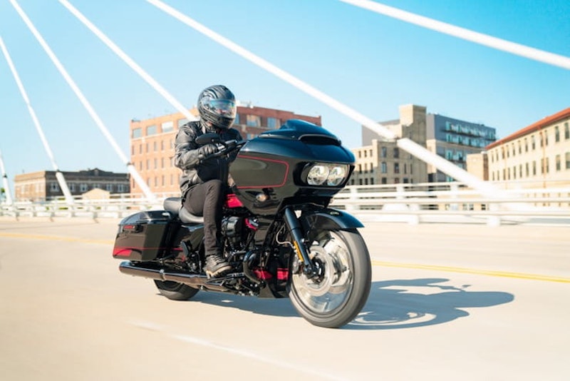 2021 Harley-Davidson CVO Street Bob Fat Boy Bagger_02