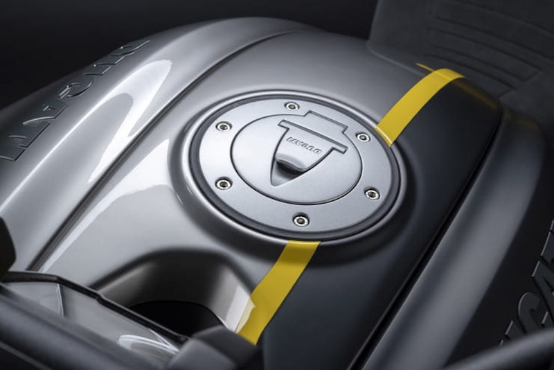 2022 Ducati Diavel Black Steel News_10