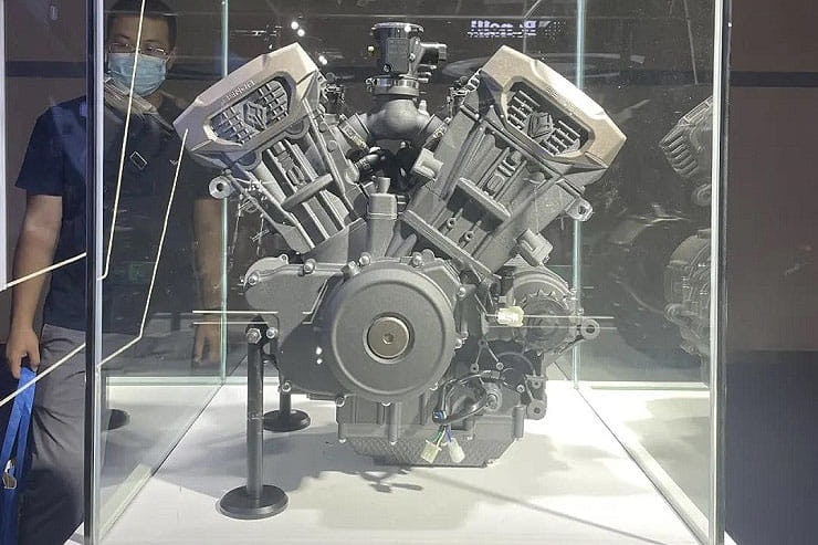 Chinas first Benda V4 bike engines_01