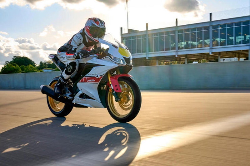 Yamaha reveals 2022 R-series range anniversary colours_09