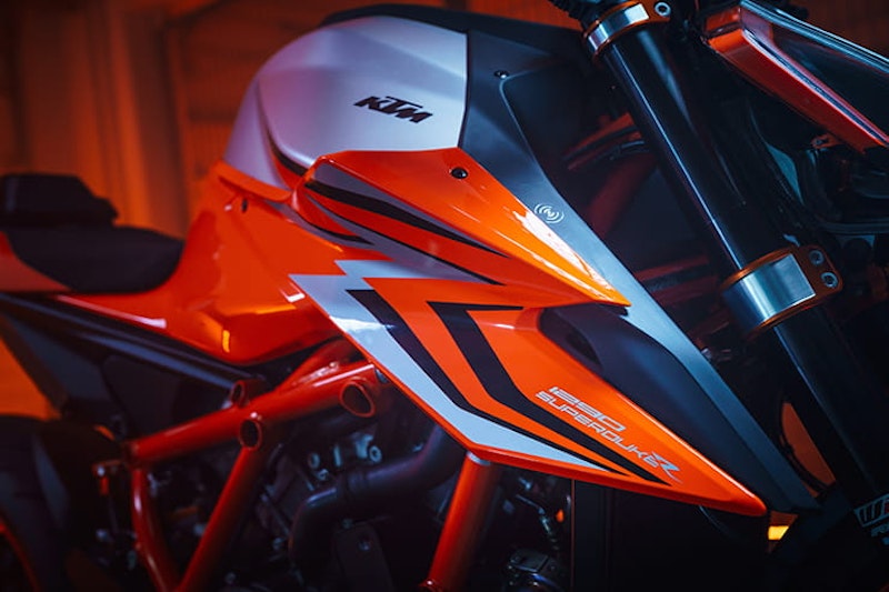 2022 KTM 1290 Super Duke R EVO Details Price Spec_02