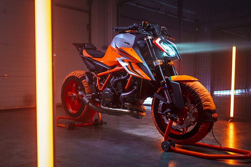 2022 KTM 1290 Super Duke R EVO Details Price Spec_09