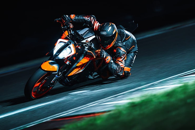 2022 KTM 1290 Super Duke R EVO Details Price Spec_13