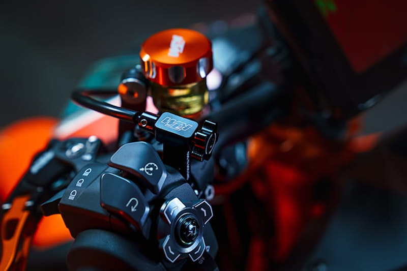 2022 KTM 1290 Super Duke R EVO Details Price Spec_12