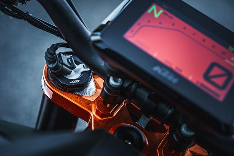 2022 KTM 1290 Super Duke R EVO Details Price Spec_18