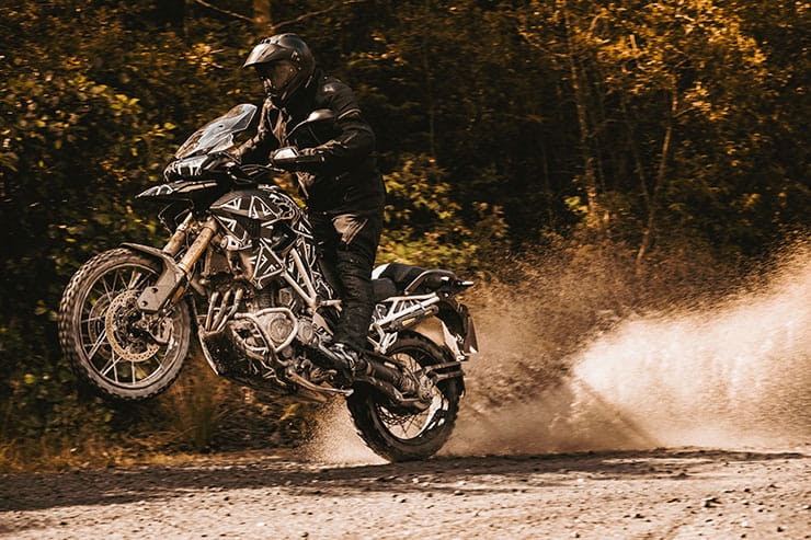 2022 Triumph Tiger 1200 Teaser_001