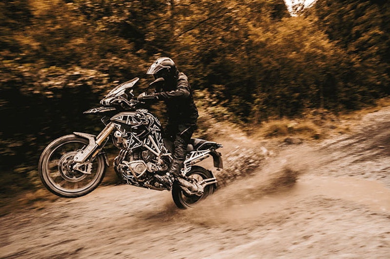 2022 Triumph Tiger 1200 Teaser_002