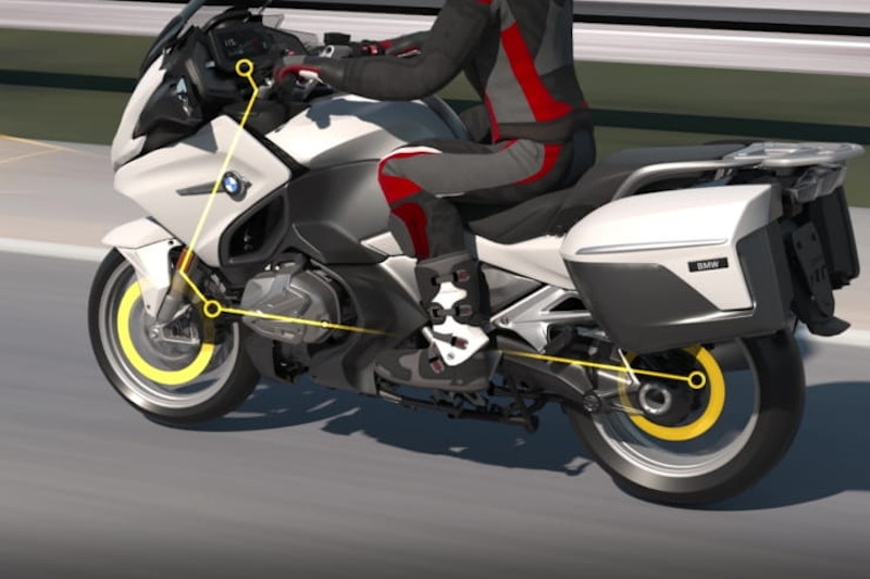How BMWs new front collision warning system works_07