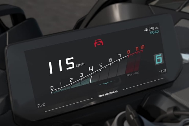 How BMWs new front collision warning system works_06
