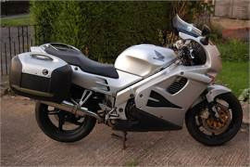 Best Winter Commuters - Honda VFR750