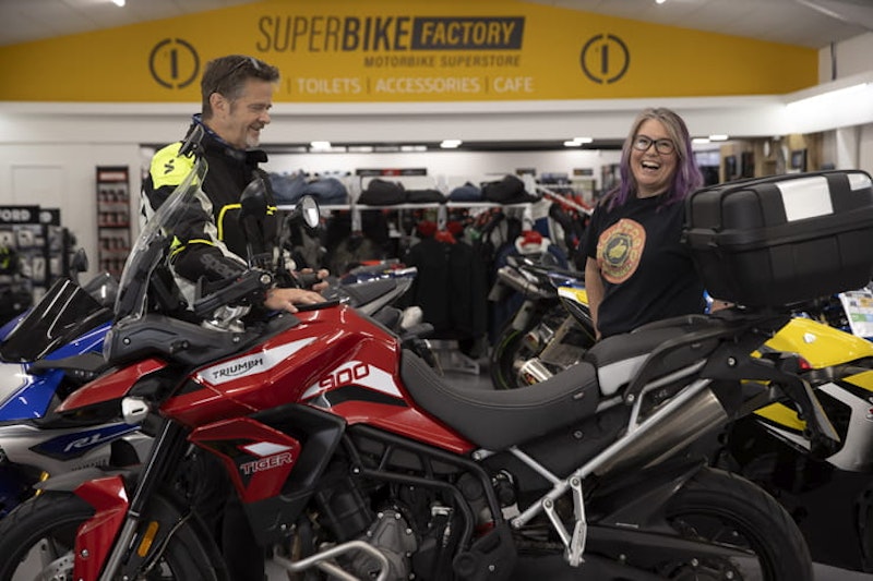 What Bike Next - Episode 6 Triumph Tiger BMW R1250R Suzuki VStrom_11