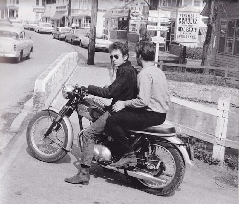 Bob Dylan rode a T100 Daytona 500