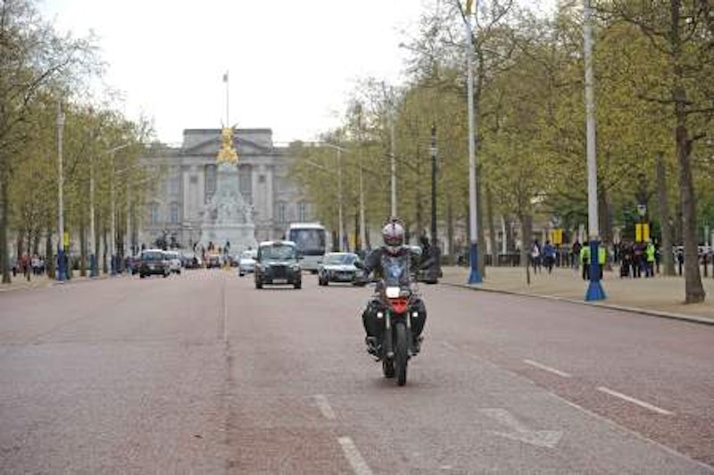 BMW beats two taxis, a jaguar and a coach