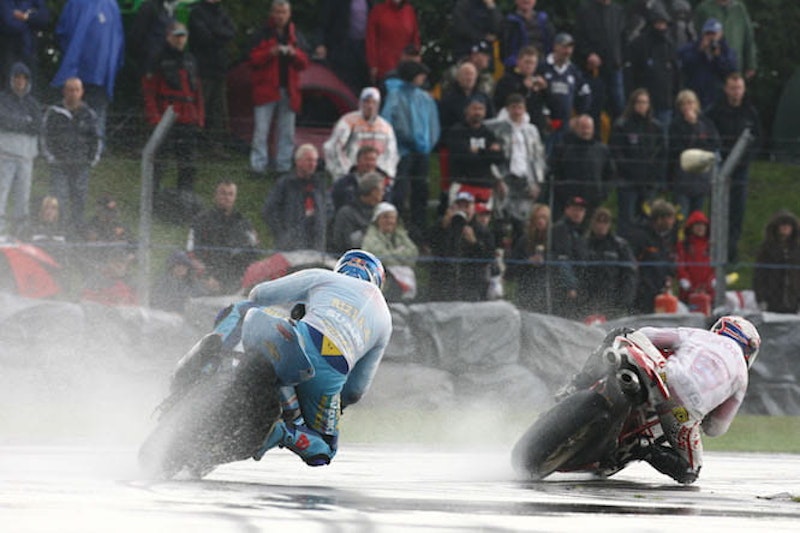Sykes chasing the Ducati