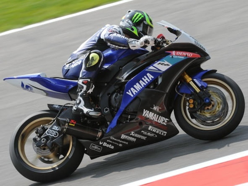 Cal Crutchlow in the R6 cup. Photo credit: bikeracing.it