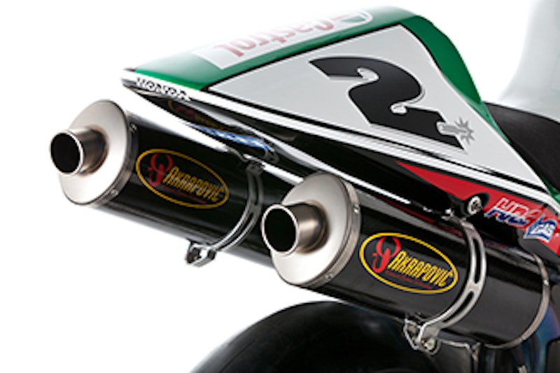 Colin Edwards provided Akrapovic with its first world title in 2000
