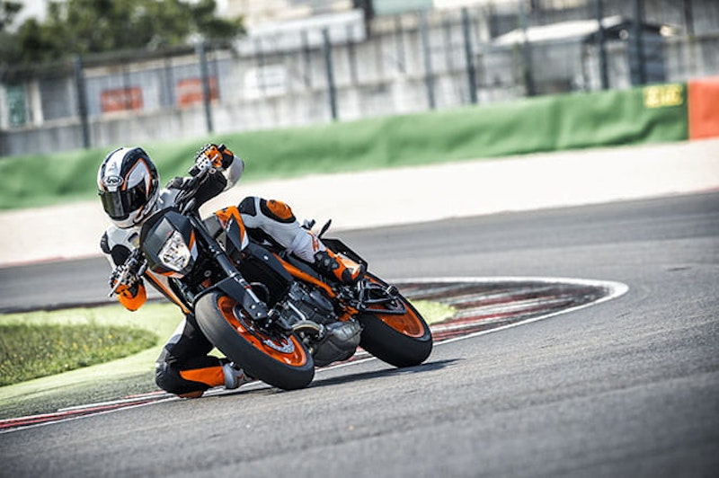 Lean angle sensitive ABS, traction control and the Motor Slip Regulation all on the 'R'