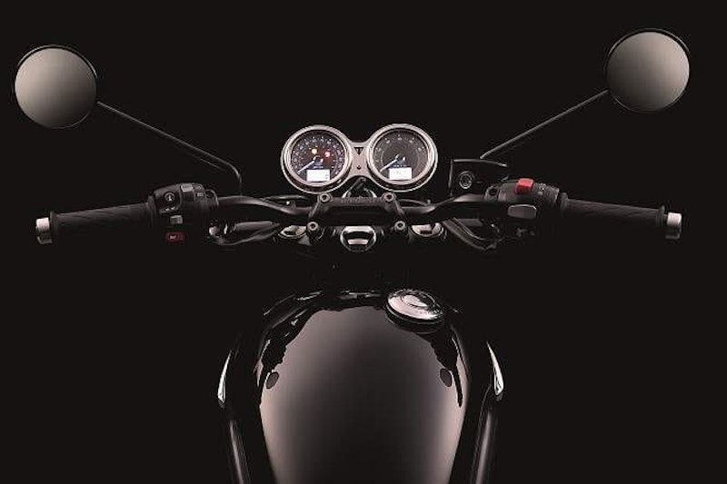Triumph Bonneville T120 Black dials