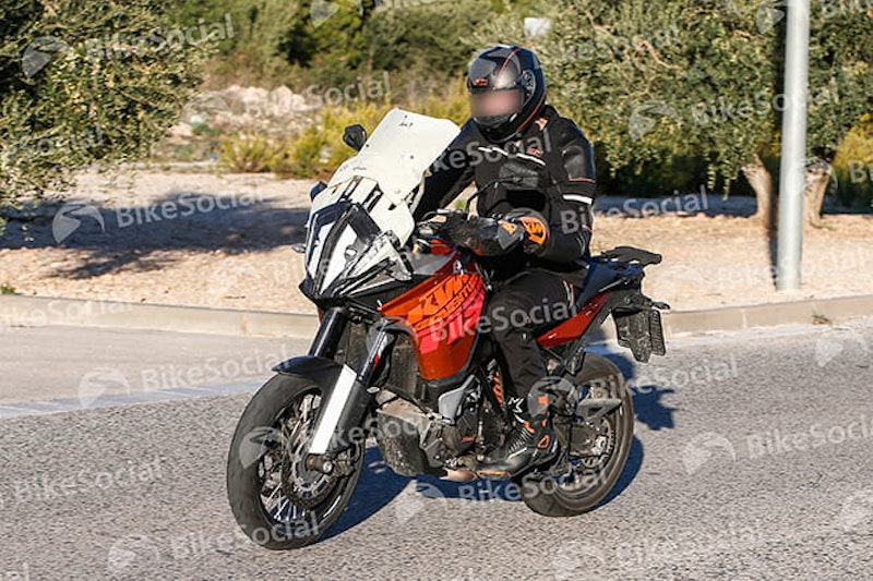 New fairing, screen and headlight for the 1190 Adventure due in 2017