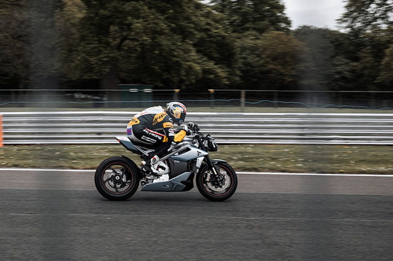 Triumph TE-1 Electric Bike Undergoes testing_10