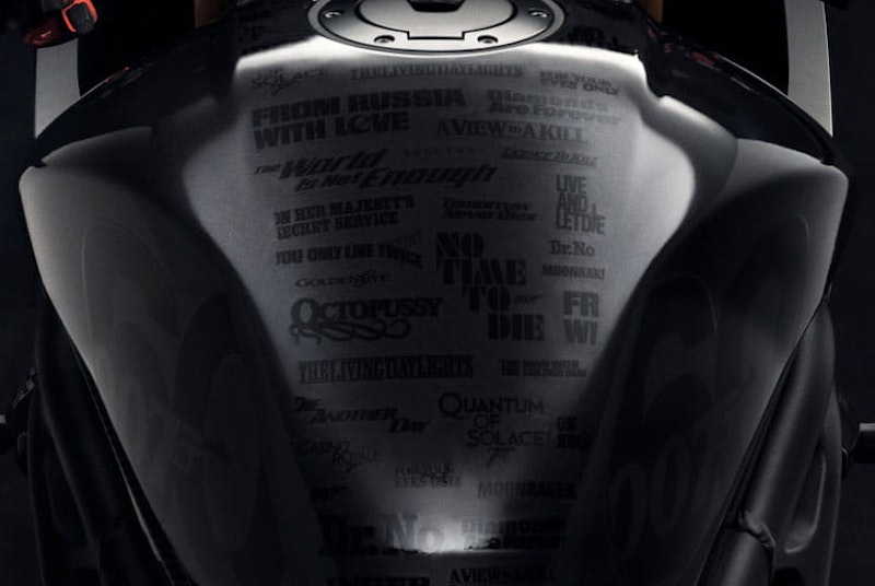 Special edition Bond themed Triumph Speed Triple 1200 RR_04