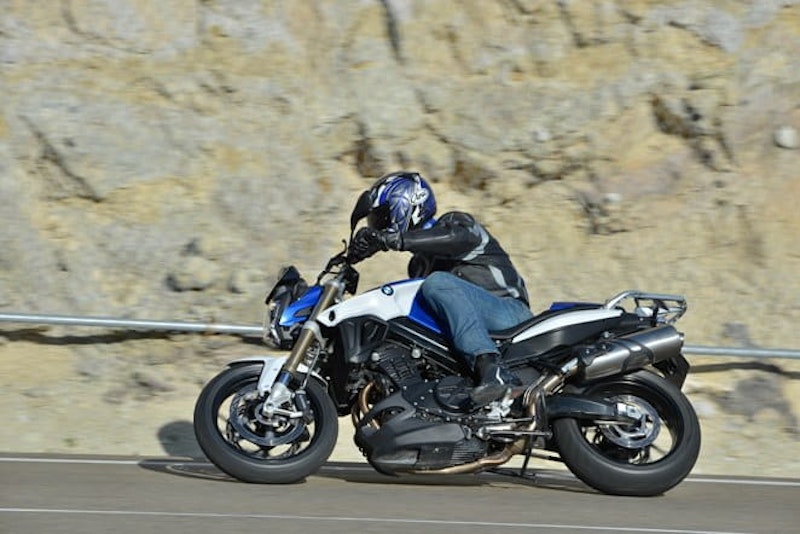 Metzeler Roadtec rubber offers plenty of grip