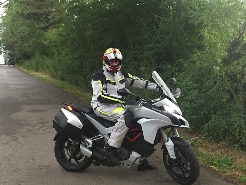 Oi, big nose. Potter, not the bike. Fully-laden panniers and an evening run down to a hotel beckon.