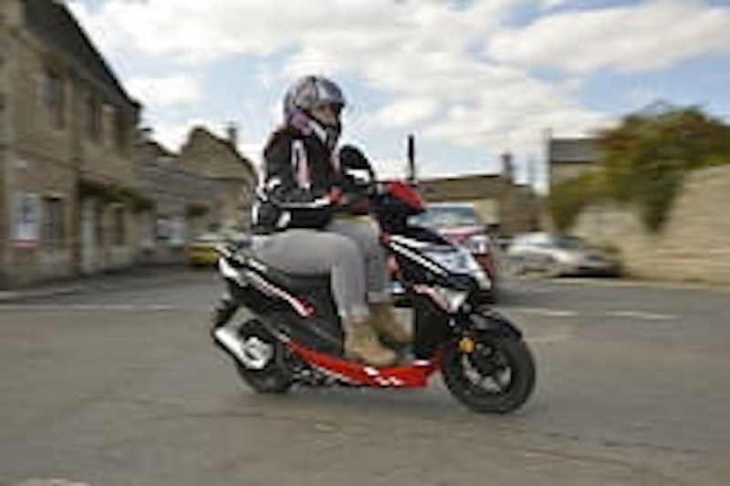 Sarah on the Lexmoto Echo