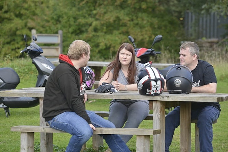The three-way stare off just confused everyone