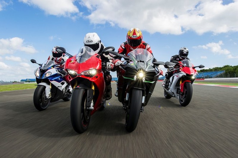 All tangled up; Kawasaki and Ducati fight for the honours