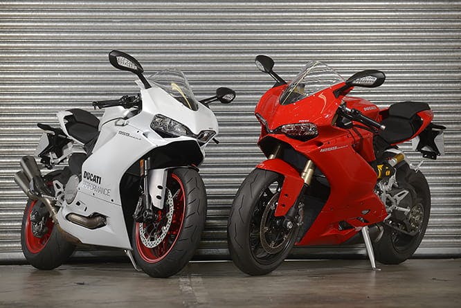DUCATI 899/959/1199/1299 Panigaleハンドルスイッチ一体型スロットルホルダー DUCATI 899⁄959⁄1199⁄1299 Panigale Carbon Fiber Front Fender