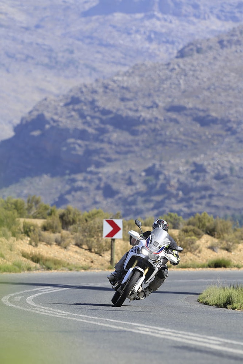 It's such an easy bike to get on and just ride, even if the scenery is this distracting.