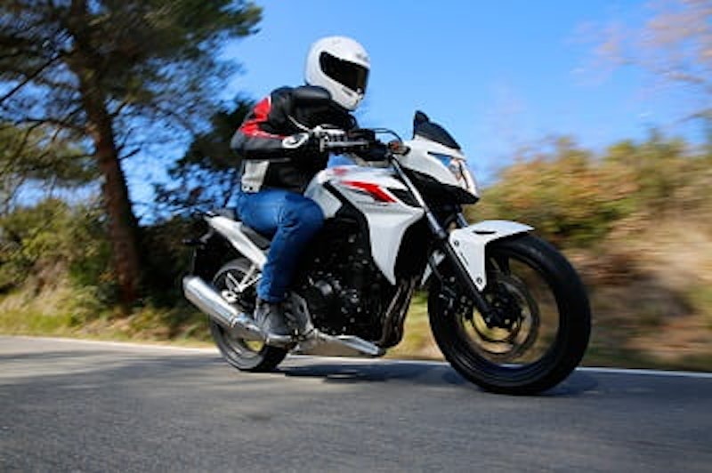 CB500F's motor will stiuck to 80ph all day if required, it's not going to pull your arms out, but offers enough excitement for a bike in this relatively new class
