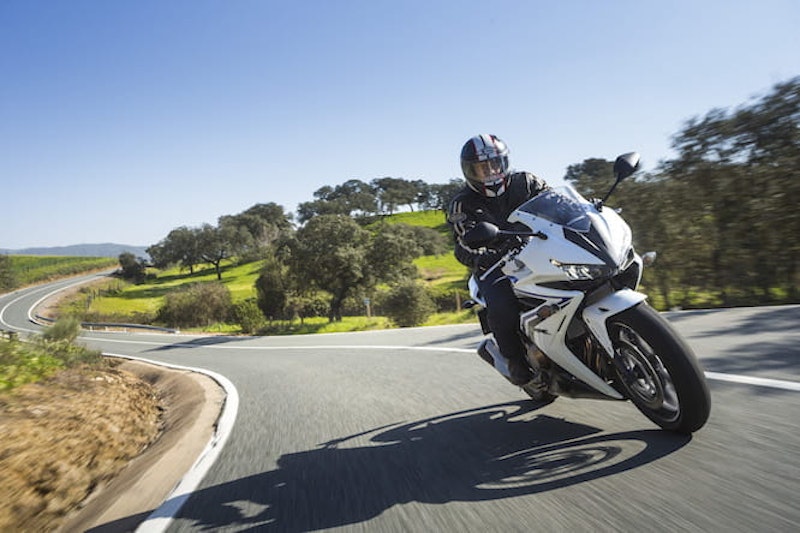 The CBR500R is beautiful on open bends
