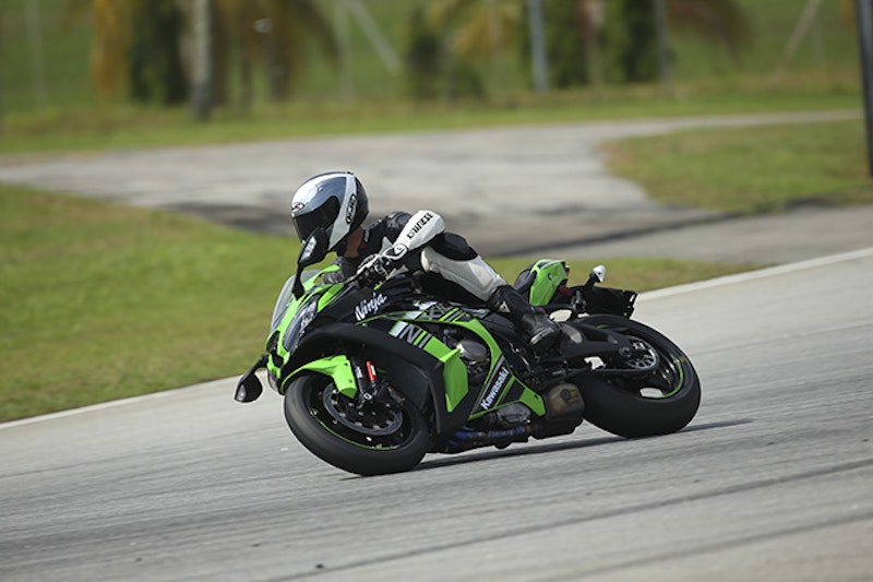 Ultra-stiff yet compliant chassis makes the Ninja easy to ride