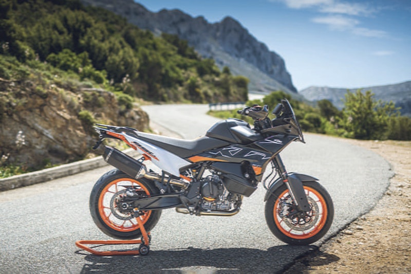 2023 KTM 890 Supermoto SMT Review Details Price Spec_112