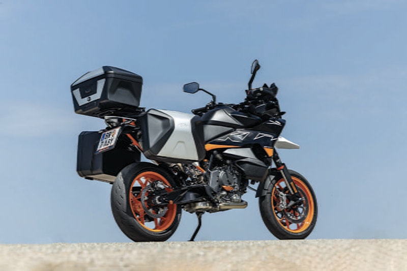 2023 KTM 890 Supermoto SMT Review Details Price Spec_117