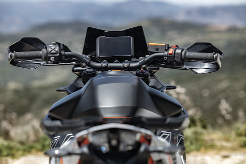 2023 KTM 890 Supermoto SMT Review Details Price Spec_118