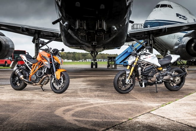 While KTM and Ducati chatted, Bus waited to pounce