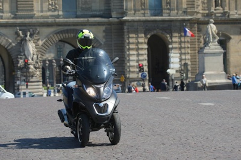 MP3 soaks up the cobbles