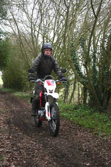 SWM RS125 R (2017) - Road test and review