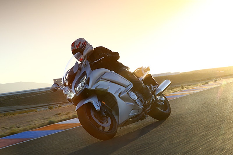 Sleek-looking FJR1300 without it's standard-fit side cases