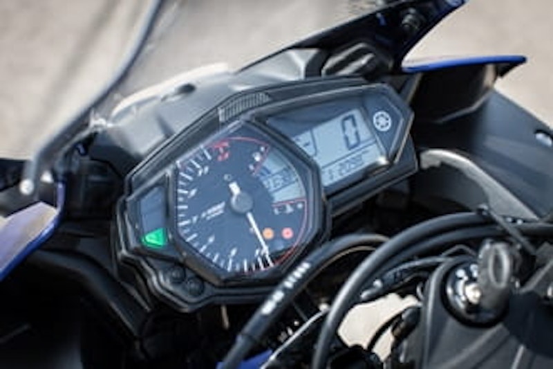 Easy-to-read instrument panel