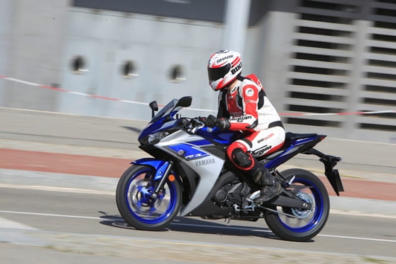 169kg makes the R3 20kg lighter then the R6