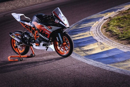 We were invited to try out the race bike