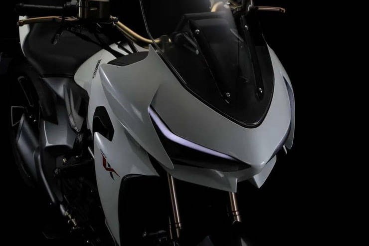 Single-sided swingarm, electric windscreen, TFT dash for Zontes VX310 tourer