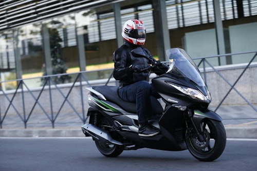 Kawasaki's small capacity J125 prowls the Malaga streets