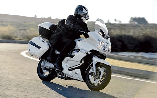 Decent, old-school straight forward V-twin cruiser