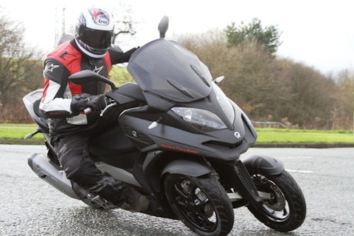 Quadro S - lighter and cheaper than the Piaggio MP3
